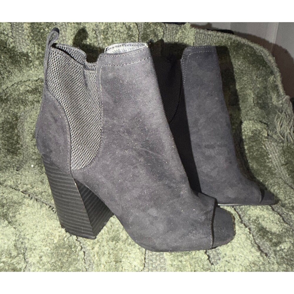 Women’s Black Peep Toe Ankle Booties Size 5.5 Chunky Block Heel New